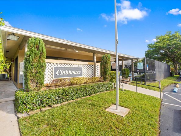 567 Trace Cir 104, Deerfield Beach FL 33441