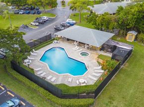 567 Trace Cir 104, Deerfield Beach FL 33441