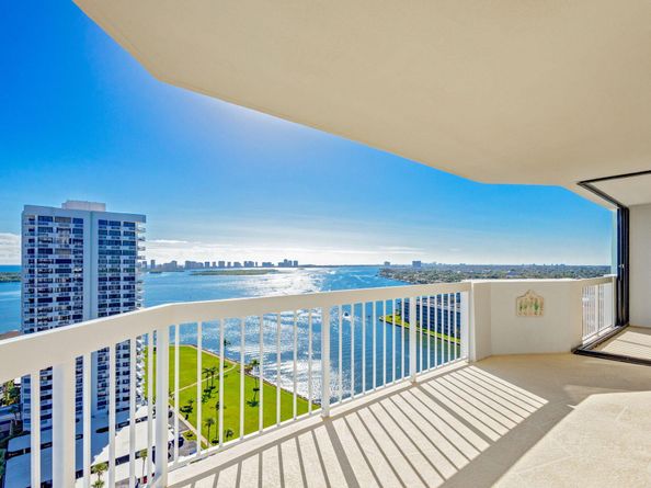 123 Lakeshore Drive 1942, North Palm Beach FL 33408