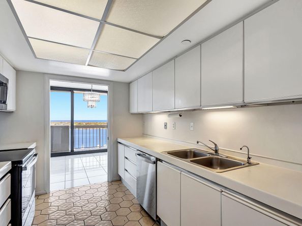 123 Lakeshore Drive 1942, North Palm Beach FL 33408