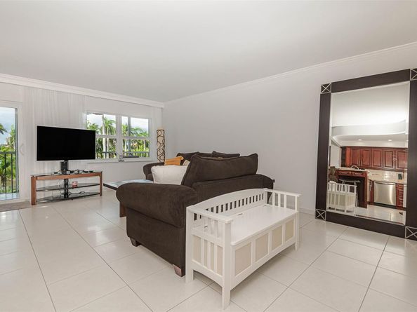 200 Diplomat Pkwy 321, Hallandale Beach FL 33009