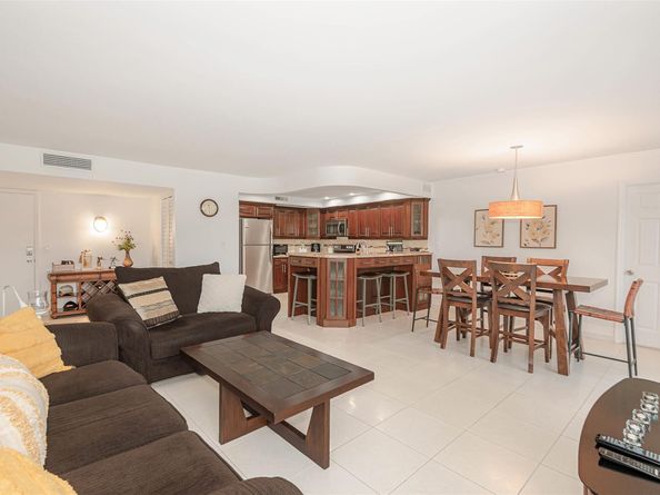 200 Diplomat Pkwy 321, Hallandale Beach FL 33009