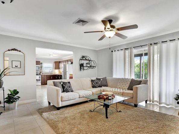10412 NW 70th Ct, Tamarac FL 33321