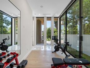 2421 Barcelona Dr, Fort Lauderdale FL 33301