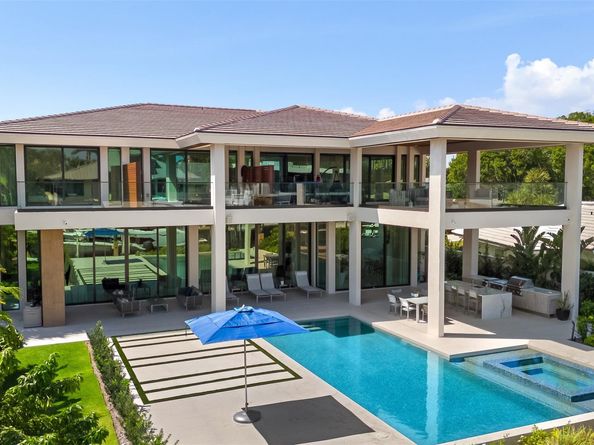 2421 Barcelona Dr, Fort Lauderdale FL 33301