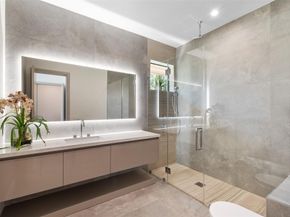 2421 Barcelona Dr, Fort Lauderdale FL 33301