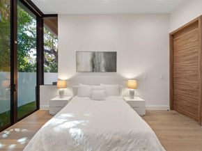 2421 Barcelona Dr, Fort Lauderdale FL 33301