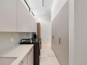 2421 Barcelona Dr, Fort Lauderdale FL 33301