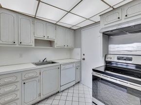 5100 Dupont Blvd 8J, Fort Lauderdale FL 33308