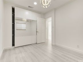 3041 Alabama, La Crescenta CA 91214