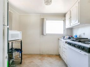 325 S Los Robles Avenue, Pasadena CA 91101