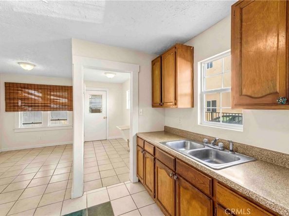 225 E 67th, Los Angeles CA 90003