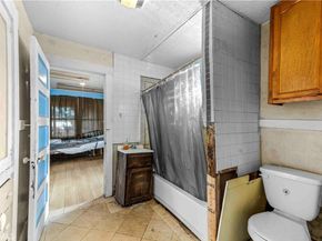 225 E 67th, Los Angeles CA 90003