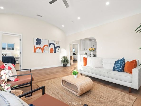 5414 Hillcrest, Los Angeles CA 90043