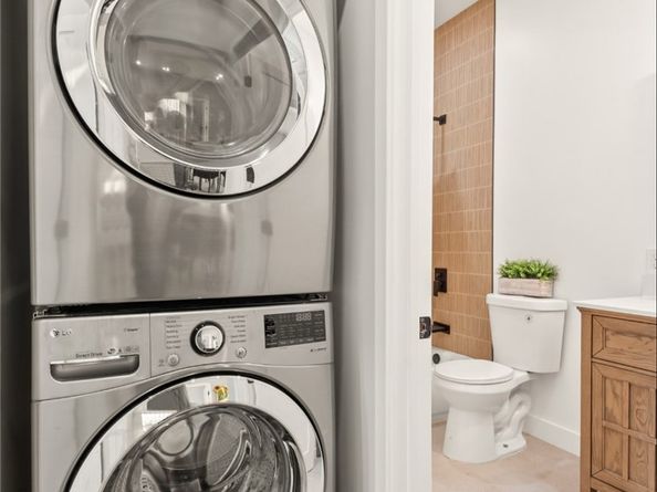 5414 Hillcrest, Los Angeles CA 90043