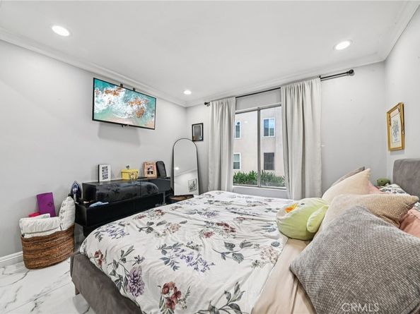 1430 Cabrillo Park B, Santa Ana CA 92701