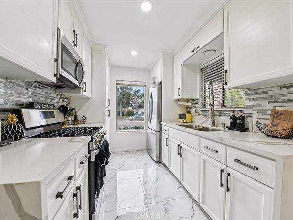 1430 Cabrillo Park B, Santa Ana CA 92701