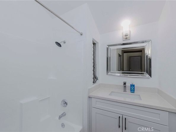 1929 E Washington Blvd 2, Pasadena CA 91104