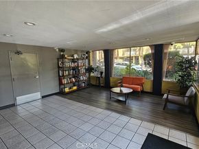 545 Chestnut Avenue 207, Long Beach CA 90802