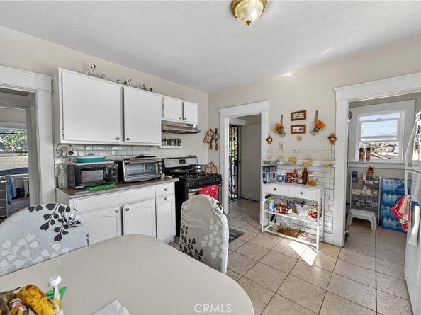 323 W 60th, Los Angeles CA 90003