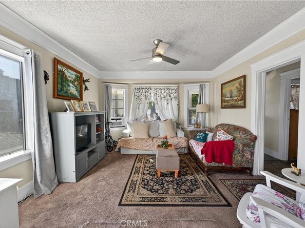 323 W 60th, Los Angeles CA 90003