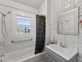 323 W 60th, Los Angeles CA 90003