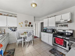 323 W 60th, Los Angeles CA 90003