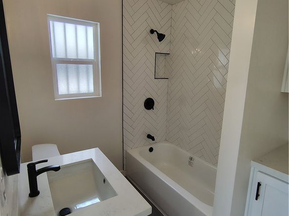 231 E Century Boulevard, Los Angeles CA 90003