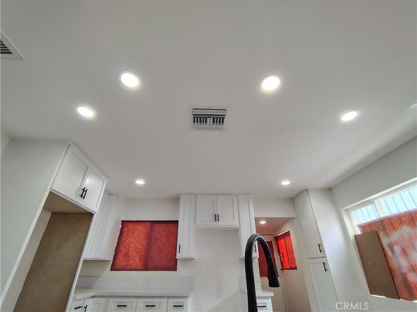 231 E Century Boulevard, Los Angeles CA 90003