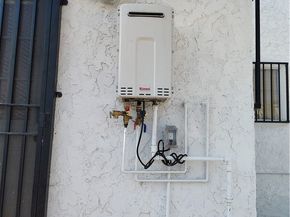 231 E Century Boulevard, Los Angeles CA 90003