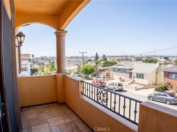 4622 W 131st Street, Hawthorne CA 90250