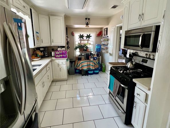 2925 San Francisco Avenue, Long Beach CA 90806