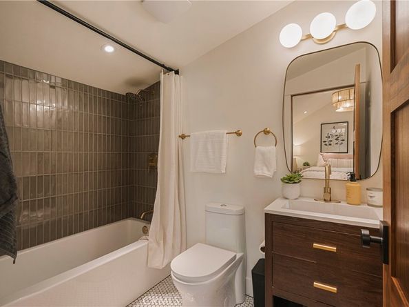 4633 Russell, Los Feliz CA 90027