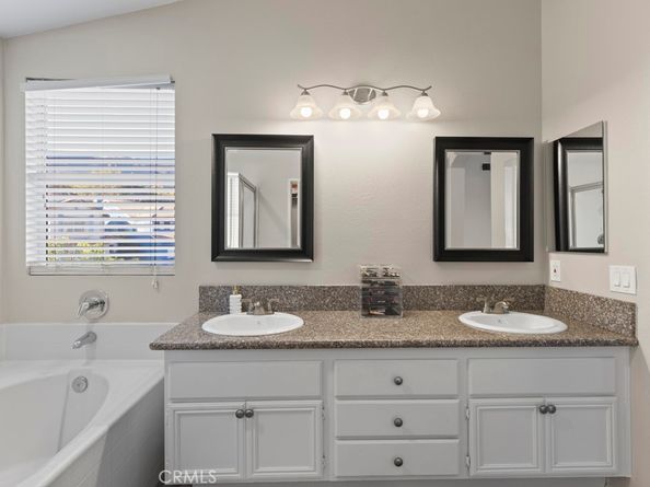 14874 Southend, Fontana CA 92336