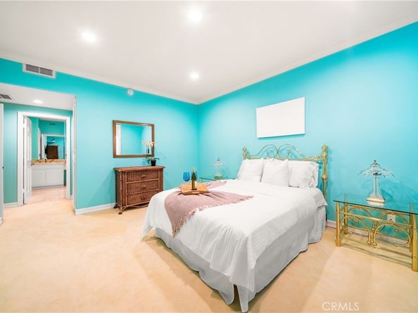 2008 S Bentley Avenue 5, Los Angeles CA 90025