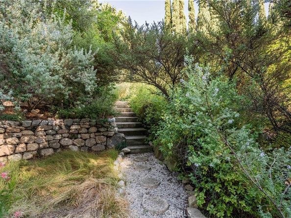 4380 Canyon Crest Road, Altadena CA 91001