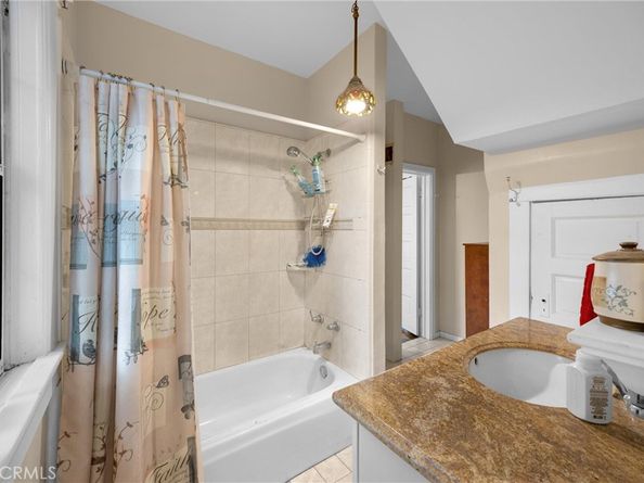 253 N 8th Avenue, Upland CA 91786