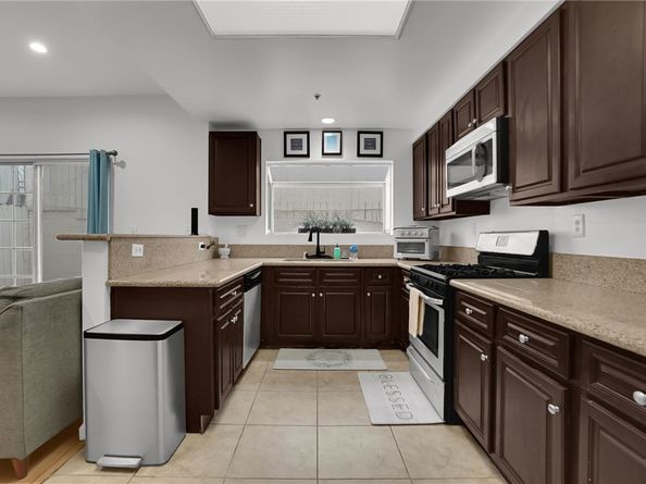 14031 Astoria Street 102, Sylmar CA 91342