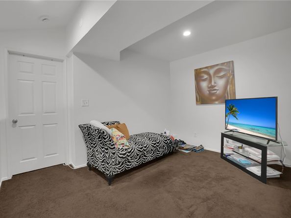 14031 Astoria Street 102, Sylmar CA 91342