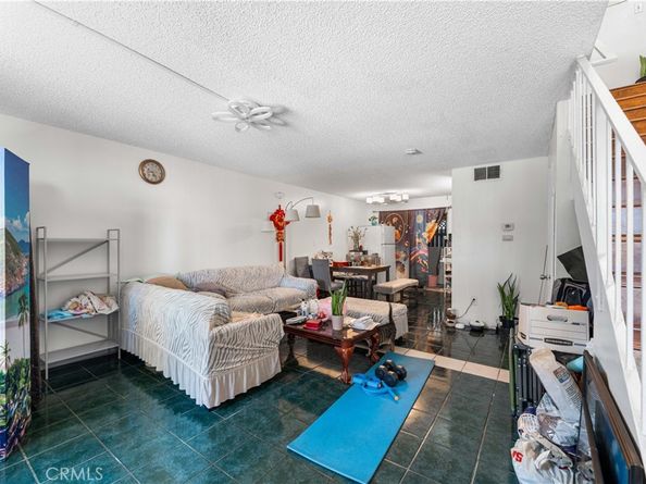 8414 Columbus Avenue 10, North Hills CA 91343