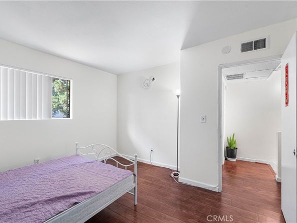 8414 Columbus Avenue 10, North Hills CA 91343