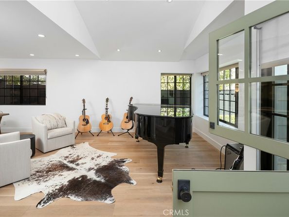589 W Grandview Avenue, Sierra Madre CA 91024