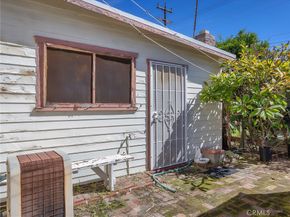 966 E Glenoaks Boulevard, Glendale CA 91207