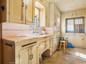 966 E Glenoaks Boulevard, Glendale CA 91207