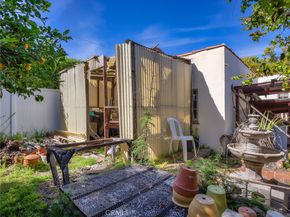 966 E Glenoaks Boulevard, Glendale CA 91207