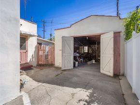 966 E Glenoaks Boulevard, Glendale CA 91207