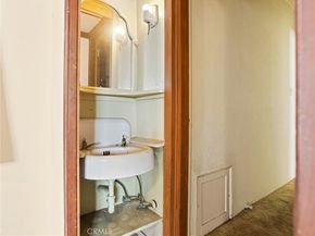 966 E Glenoaks Boulevard, Glendale CA 91207