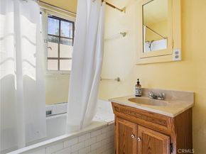 966 E Glenoaks Boulevard, Glendale CA 91207