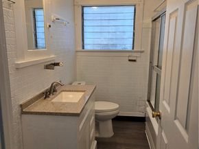 555 W 43rd, Los Angeles CA 90037