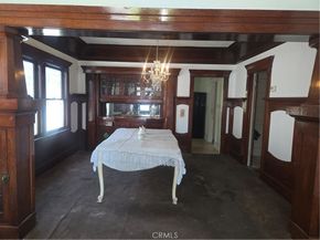 555 W 43rd, Los Angeles CA 90037